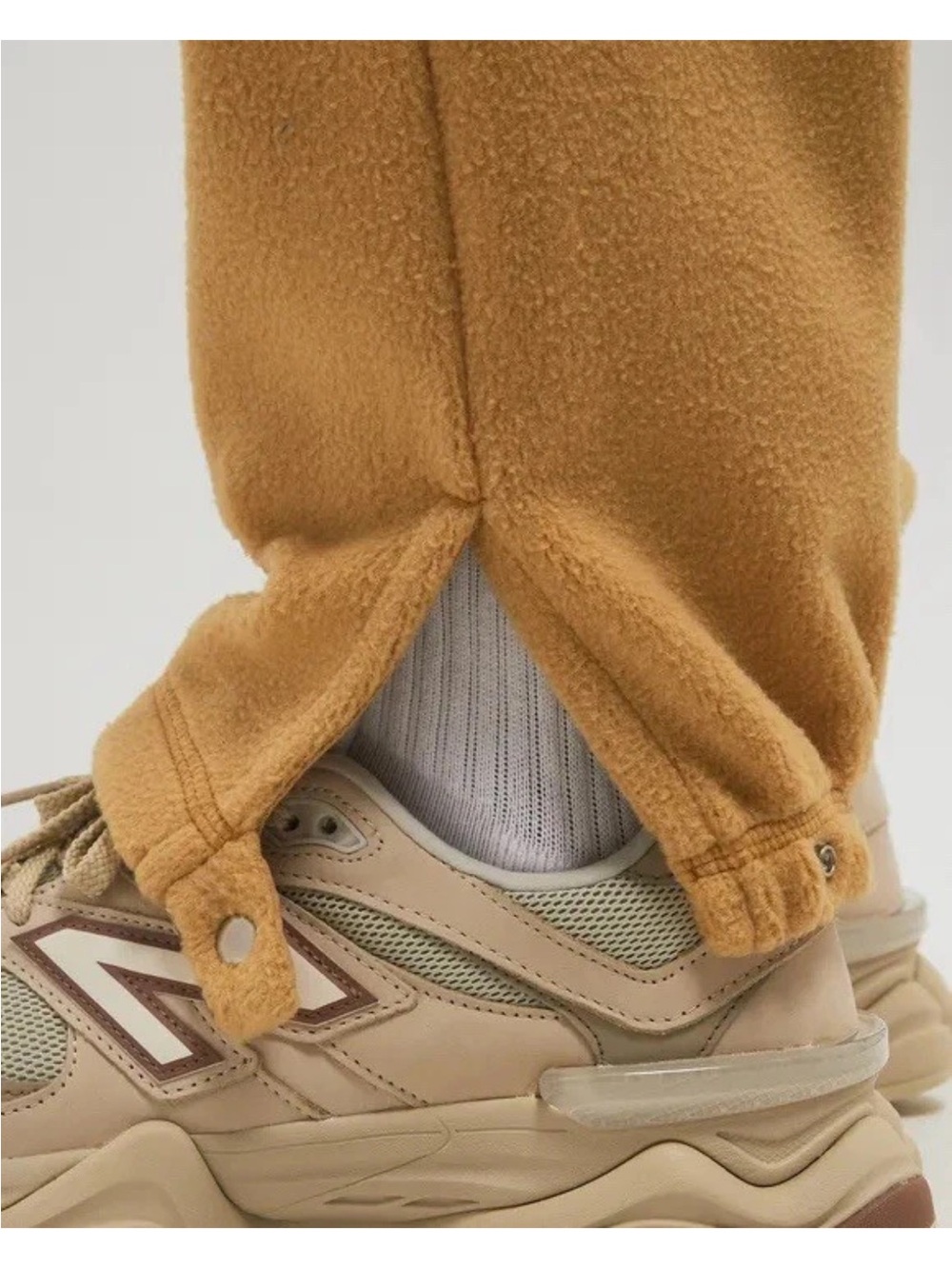 New Balance Made in USA Sherpa Fleece Pant Dolce Beige Sz Medium‎ MP43540 - Picture 4 of 10